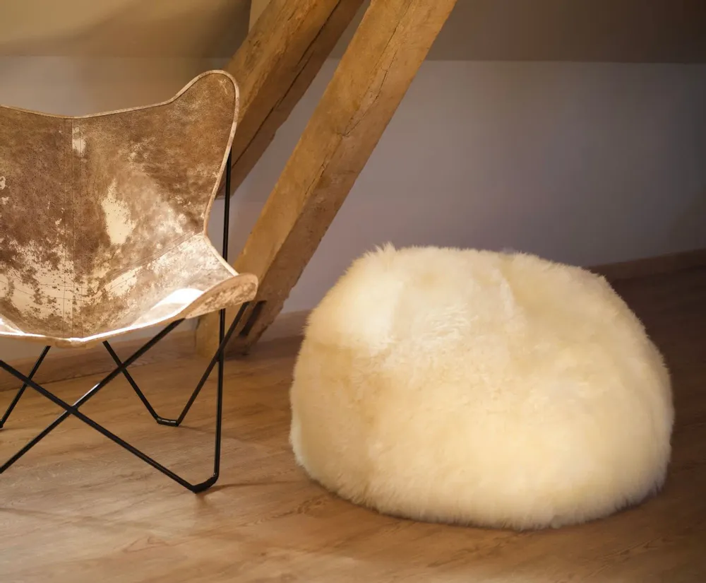 Poufs - Pouf poire - Peau de mouton - ECUIRA