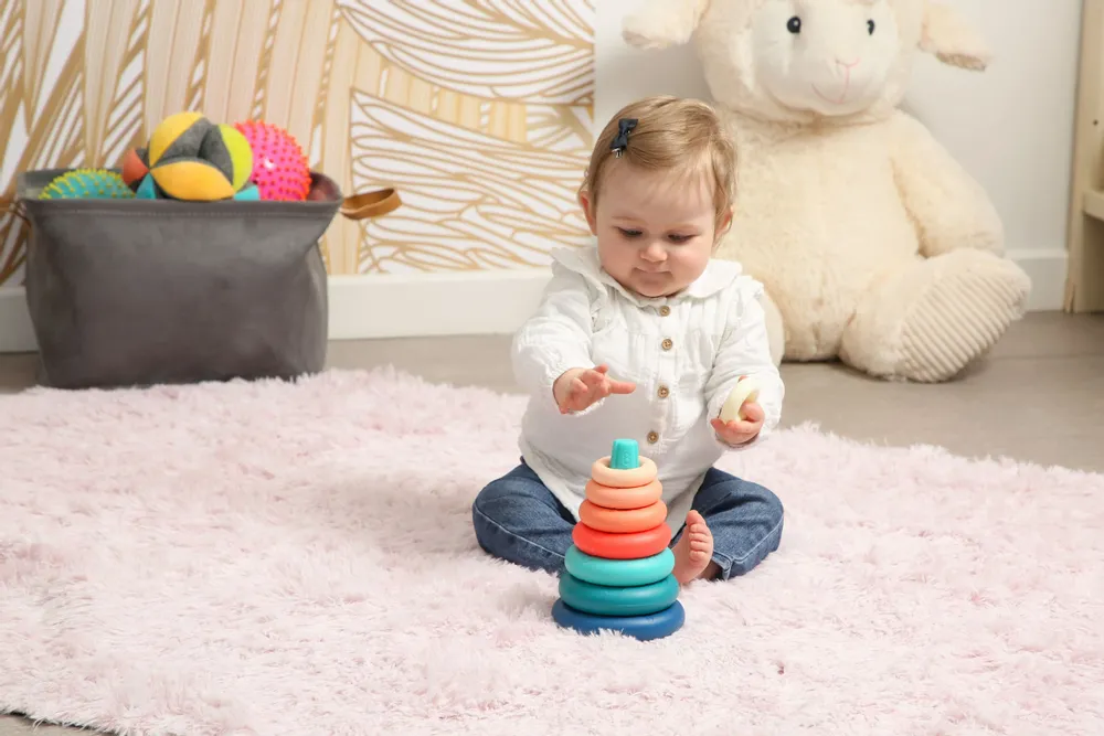 Toys - Pyramide d’anneaux - LUDI