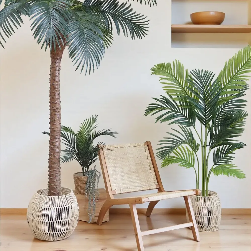 Floral decoration - Artificial palm tree with 11 fronds in black plastic pot - LIGNE DÉCO