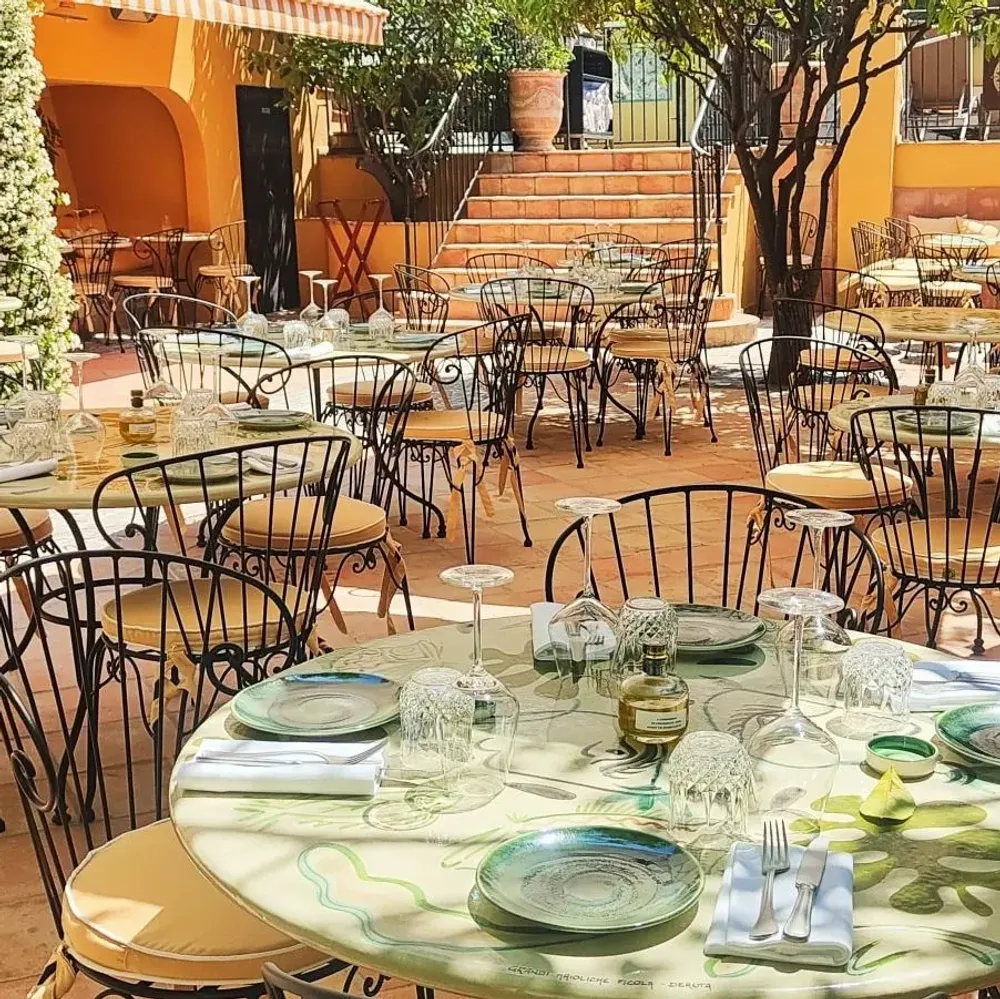Tables de jardin - Table classique pour restaurants - GRANDI MAIOLICHE FICOLA