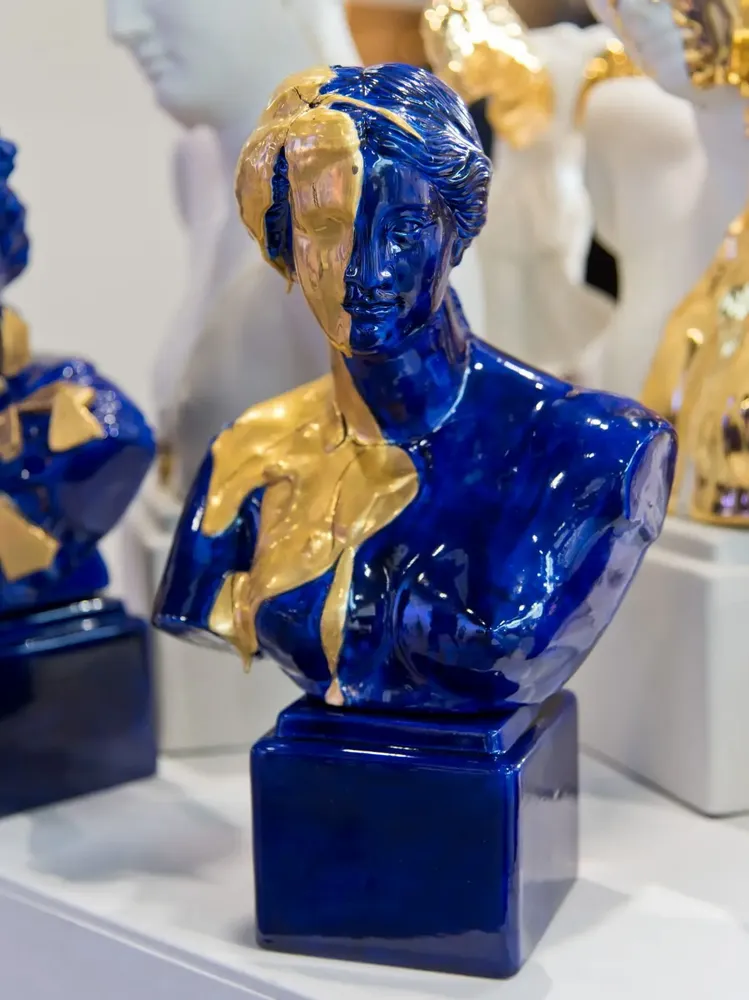 Sculptures, statuettes et miniatures - Buste d’Aphrodite – Porcelaine avec coulée d’or - PORCELLANE SBORDONE