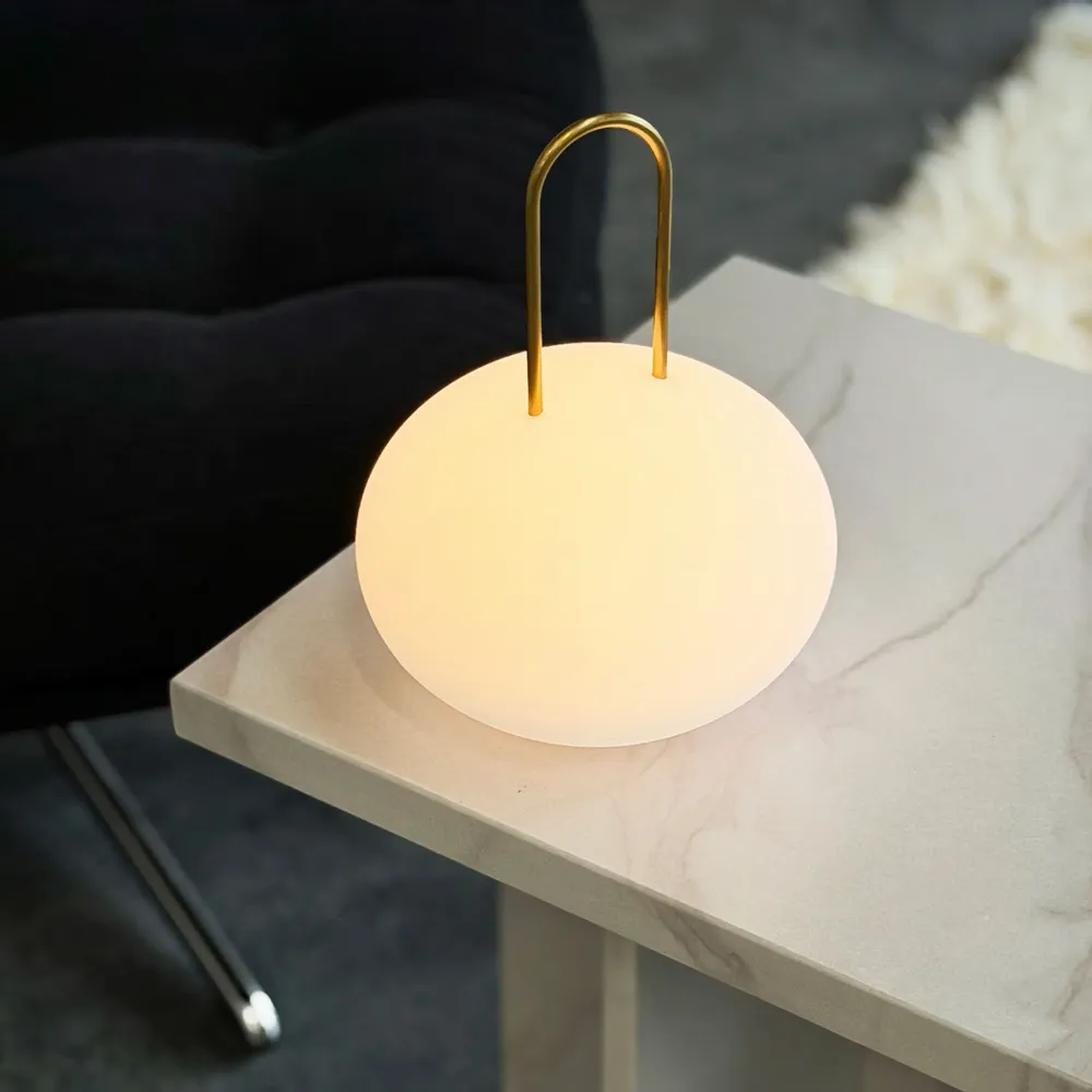 Lampes de table - Ellipse d'extérieur avec poignée en laiton LED rechargeable - DYBERG LARSEN