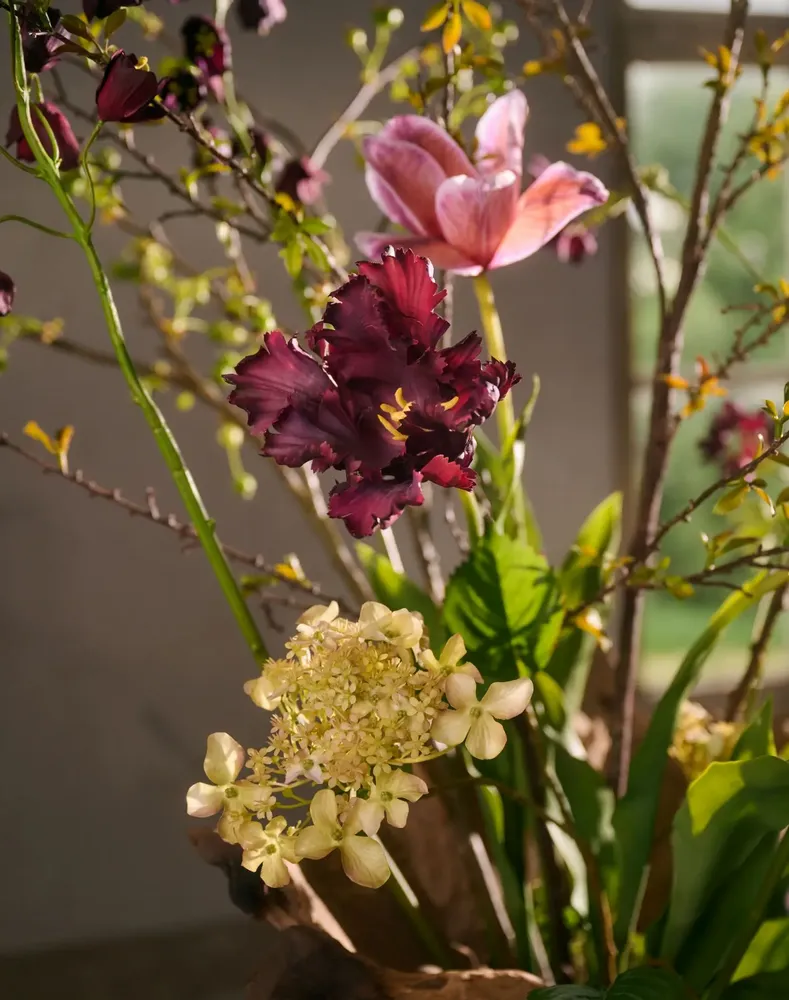 Floral decoration - Artificial spring flowers - SILK-KA BV