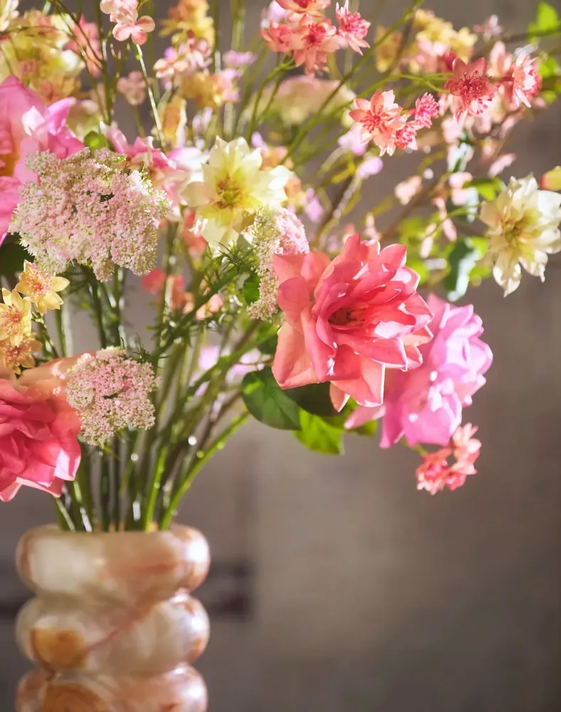 Floral decoration - Artificial roses, like you never seen before! - SILK-KA BV