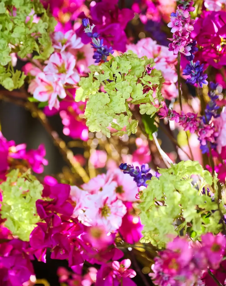 Floral decoration - Vibrant artificial bouquet - SILK-KA BV