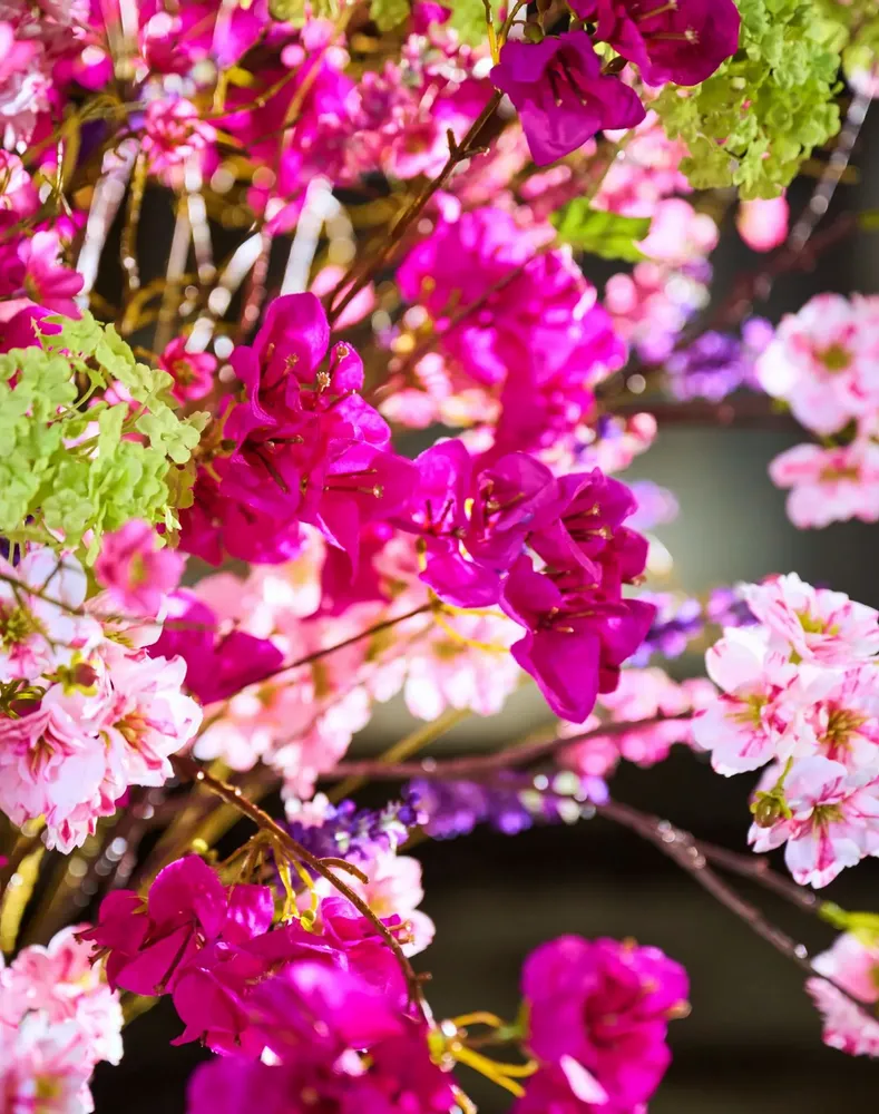 Floral decoration - Vibrant artificial bouquet - SILK-KA BV