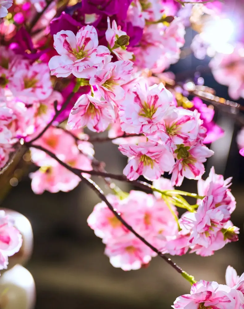 Floral decoration - Vibrant artificial bouquet - SILK-KA BV