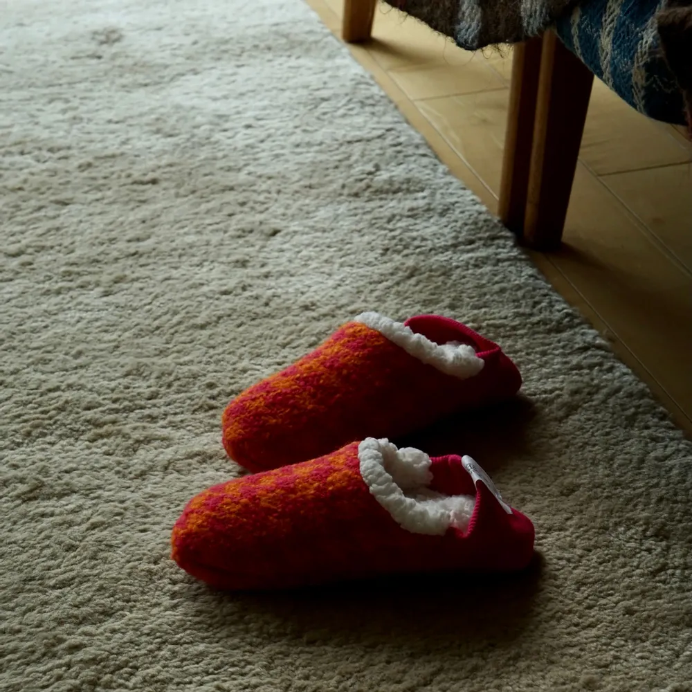 Socks - JAPAN MADE Reversible room shoes / Roving Houndstooth × Sheep Boa - MERIPPA