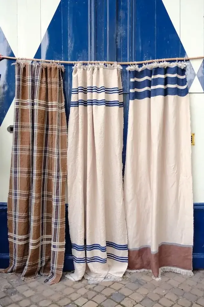 Throw blankets - THE INDIGO STRIPE Pillow covers, pièces de lin and coverlets - LIBECO HOME