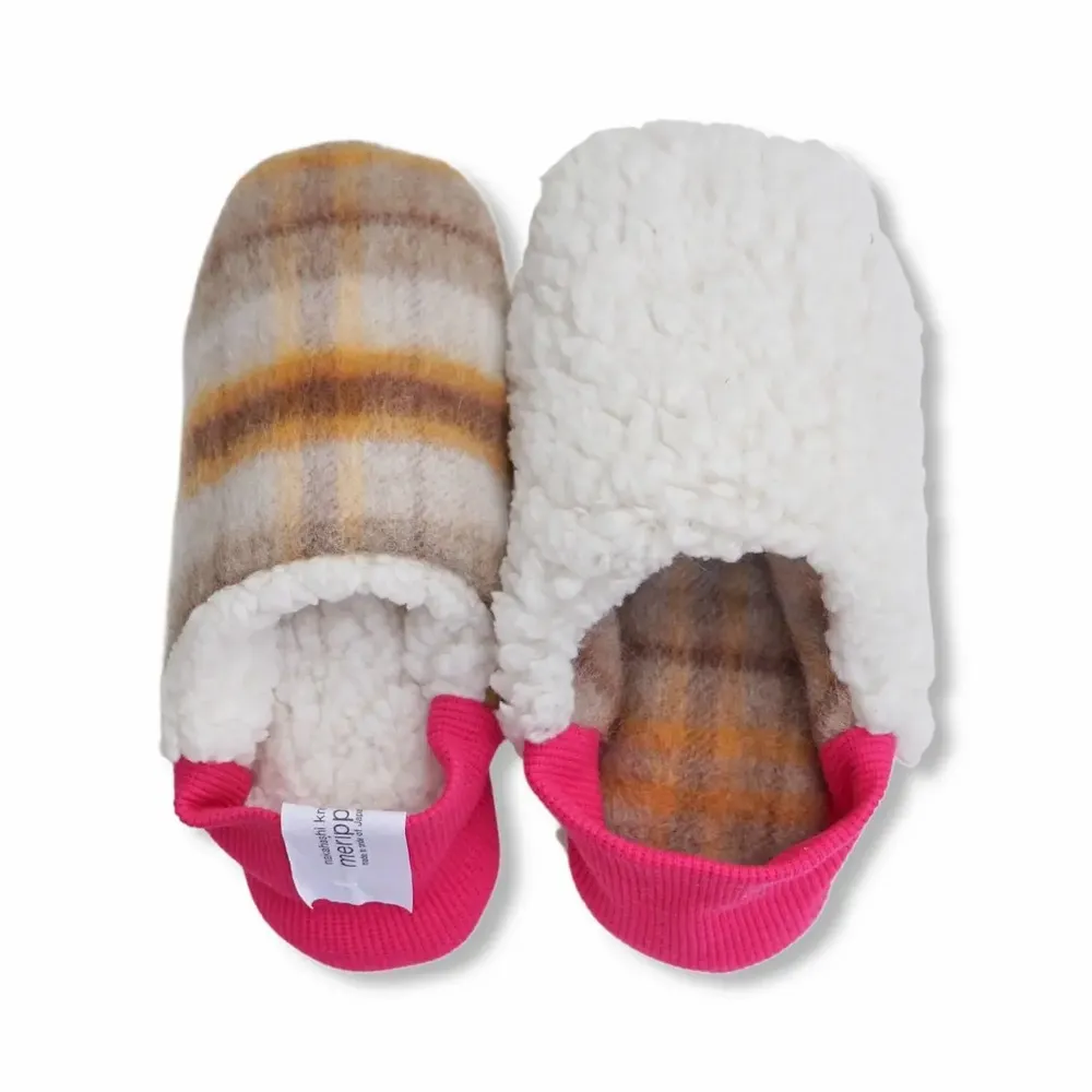 Socks - JAPAN MADE Reversible room shoes / Shaggy Check × Sheep Boa - MERIPPA
