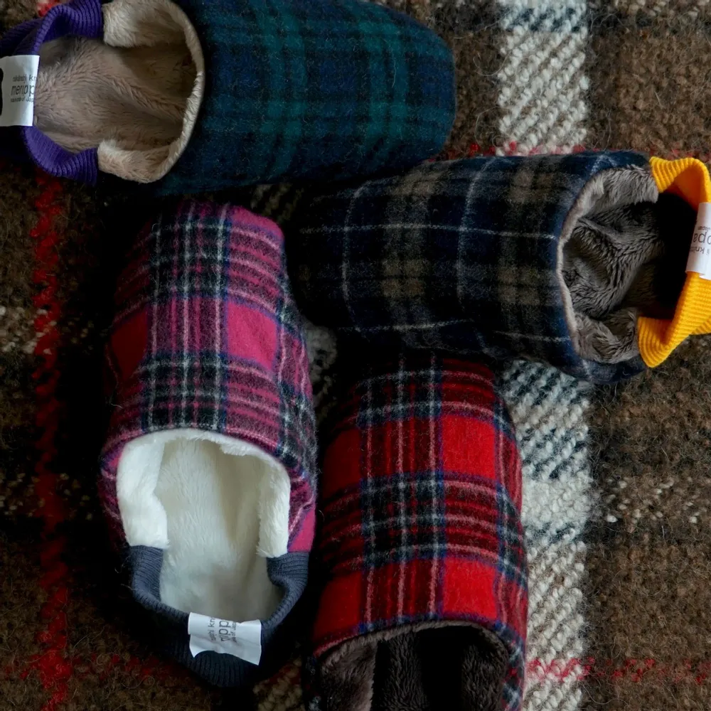 Chaussettes - JAPAN MADE Reversible room shoes / Shaggy Tartan × Micro Boa - MERIPPA