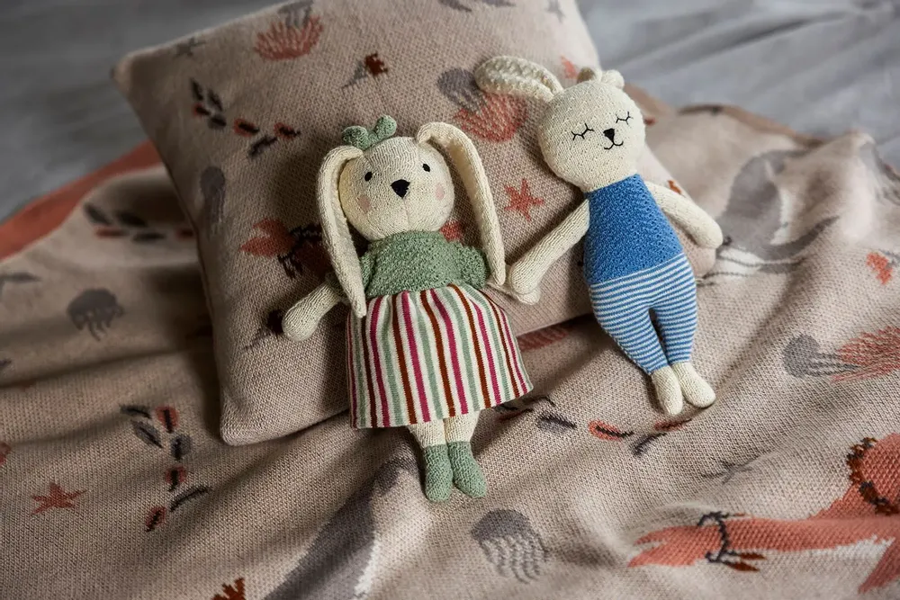 Children's bedrooms - Cushion cover and baby blanket WHALIO & GIRAFFE for children - TRANQUILLO