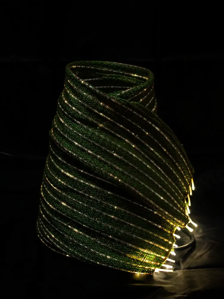 Table lamps - Vagalume, small handwoven textil lamp with fiber optic - RIR & CO TEXTILE DESIGN