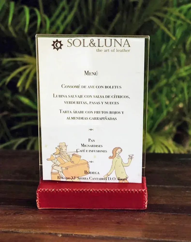Services - Menu holder in leather - SOL & LUNA
