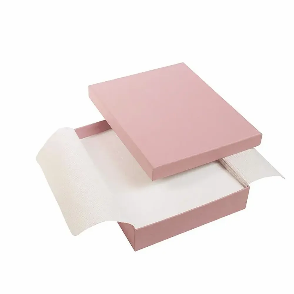 Gifts - Matte, smooth cardboard necklace box in old rose - LAVAL 1878