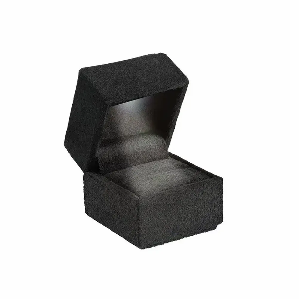 Cadeaux - Écrin bague LED, carré en velours synthétique noir - LAVAL 1878