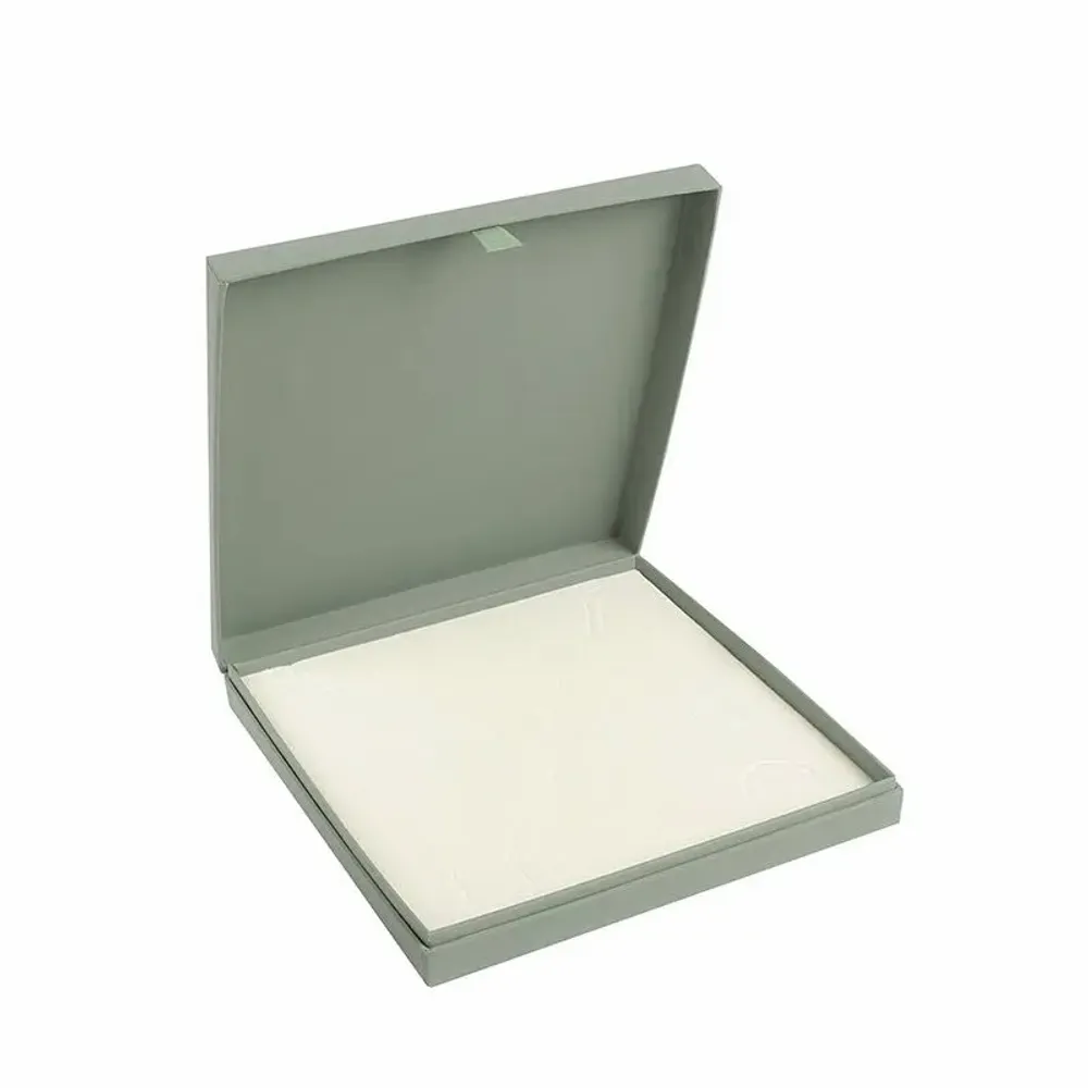 Cadeaux - Écrin collier carton aspect gommé à charnière vert sauge - LAVAL 1878