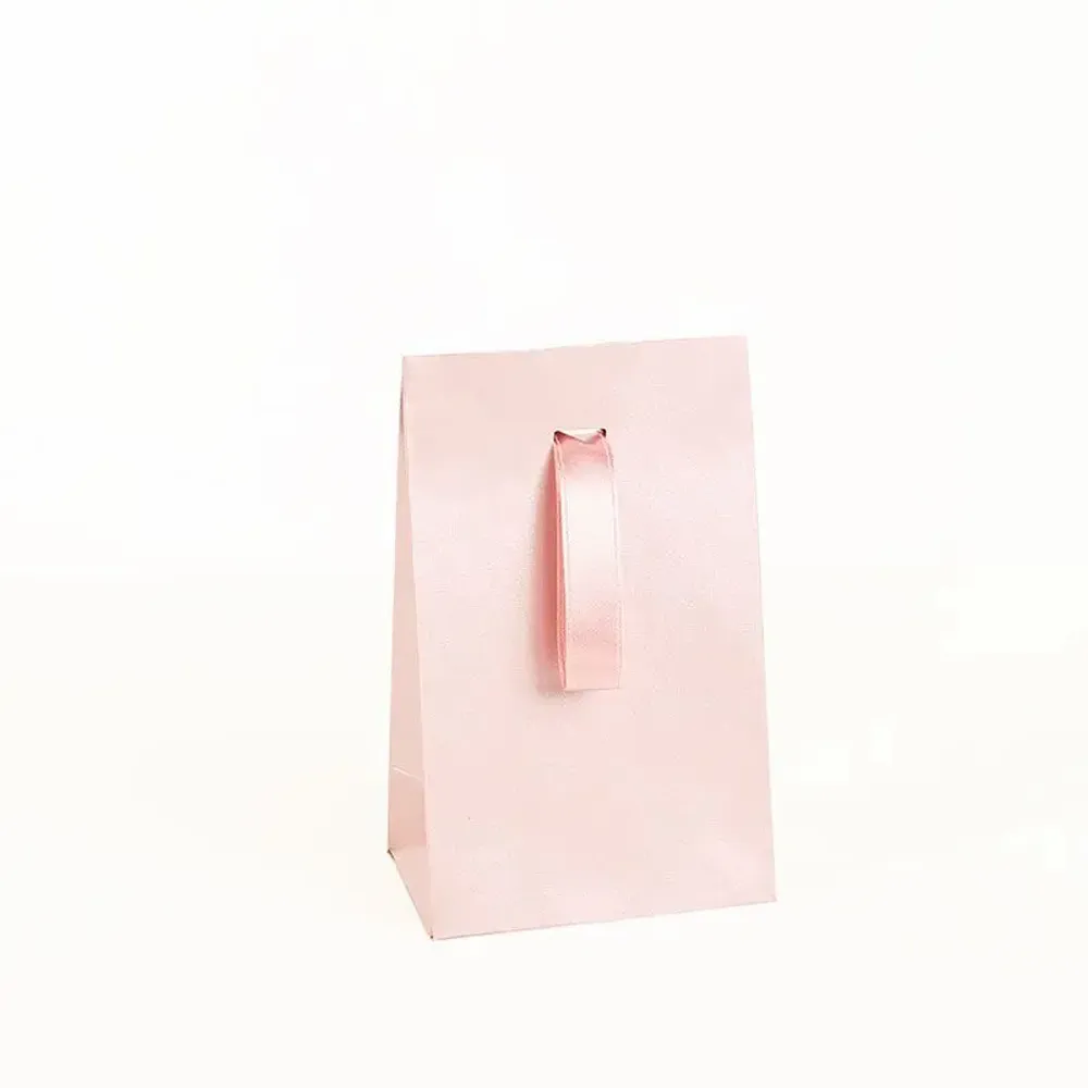 Cadeaux - Pochettes papier irisé rose clair à ruban - LAVAL 1878