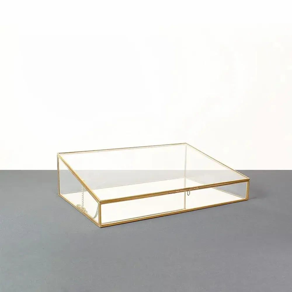 Gifts - Medium-sized inclined display case in glass and brass with a mirrored back - LAVAL 1878