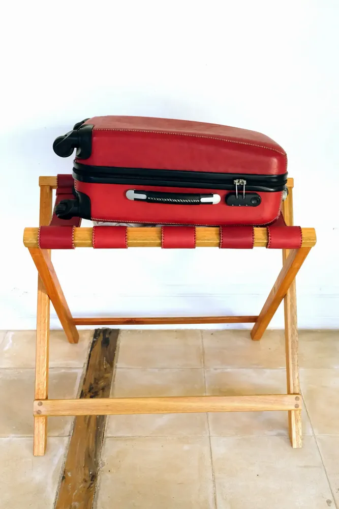 Hotel bedrooms - Hotel luggage rack - SOL & LUNA