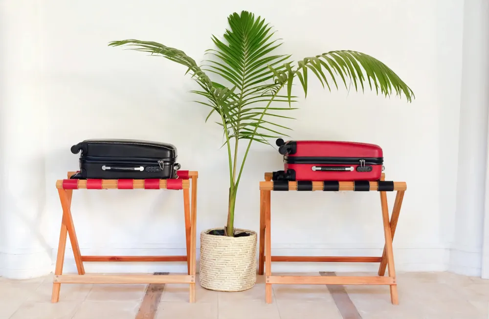 Hotel bedrooms - Hotel luggage rack - SOL & LUNA