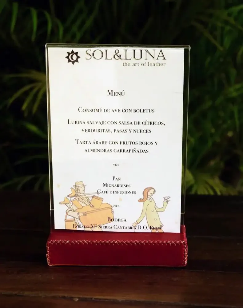 Services - Menu holder in leather - SOL & LUNA