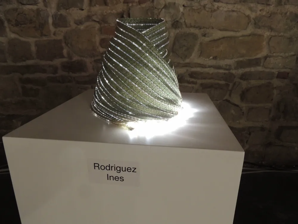 Table lamps - Textile lamp woven by hand with optical fiber.  "Vagalume" - RIR & CO TEXTILE DESIGN