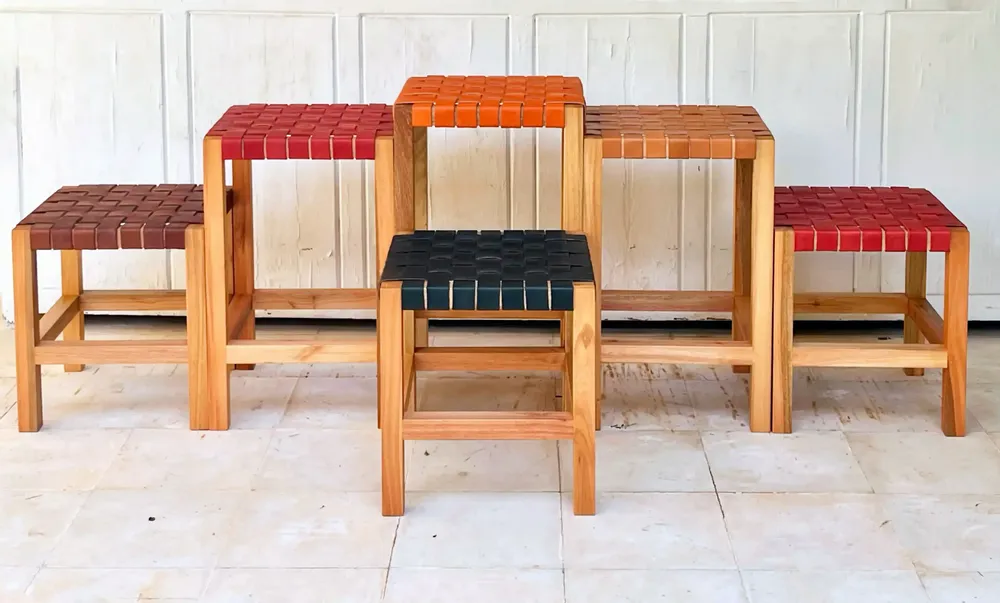 Chairs for hospitalities & contracts - High wooden stool with woven leather. - SOL & LUNA