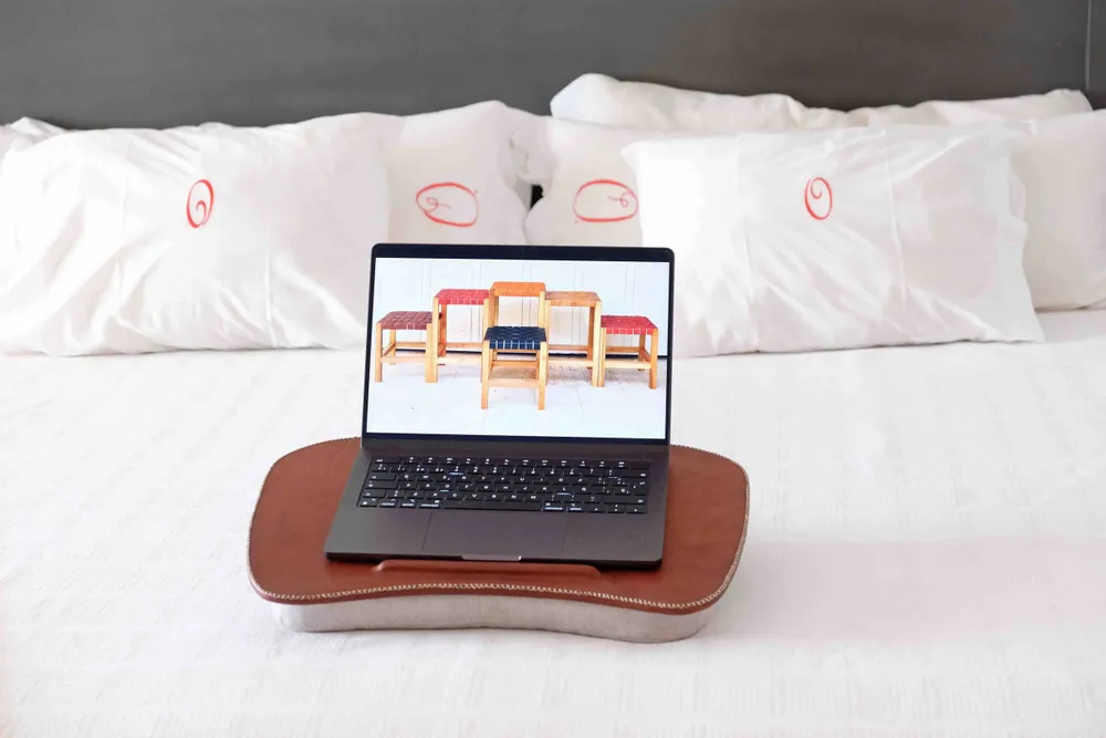 Hotel bedrooms - LAPTOP STAND - SOL & LUNA