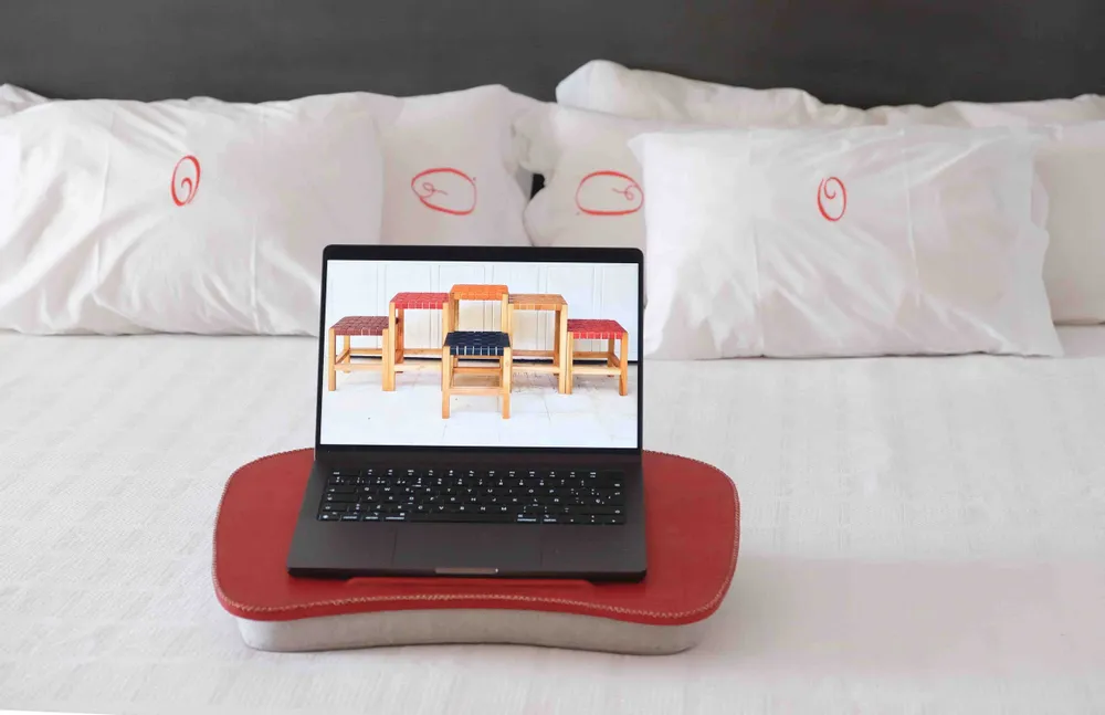 Hotel bedrooms - LAPTOP STAND - SOL & LUNA