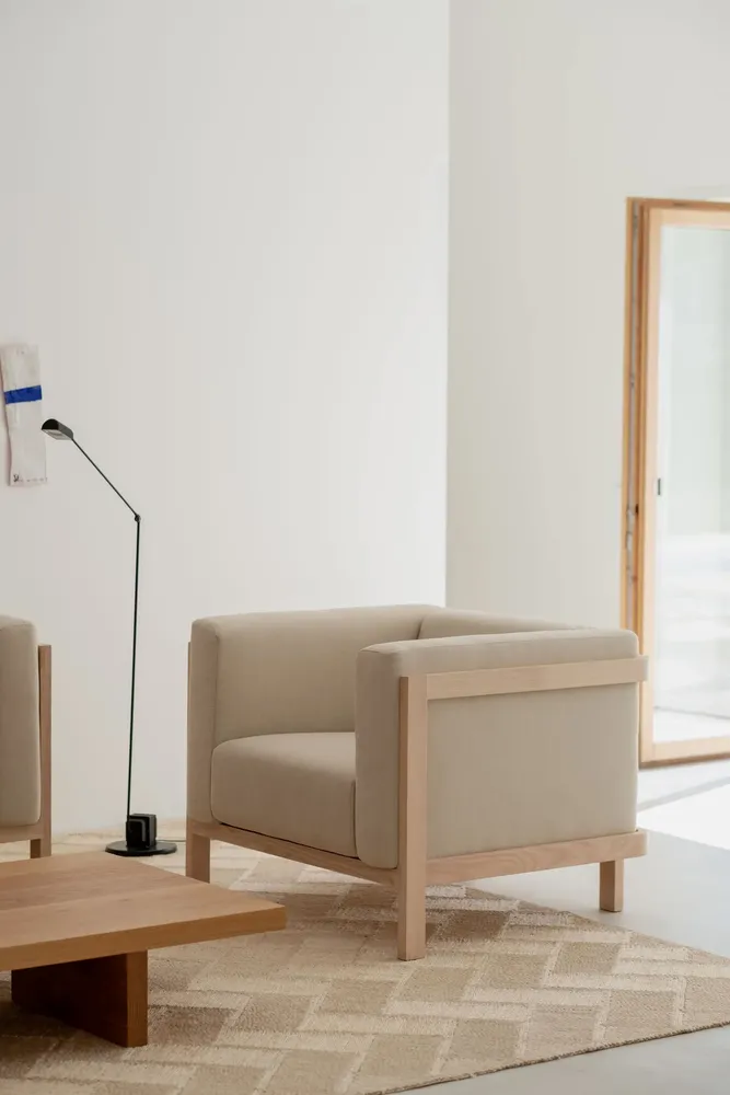 Lounge chairs - LIFT – Lounge Chair in Solid Oak Wood and Fabric Seat - MOR