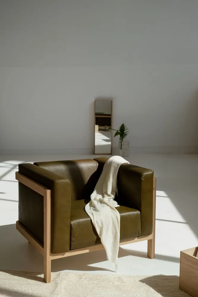 Lounge chairs - LIFT – Lounge Chair in Solid Walnut Wood and Leather Seat - MOR