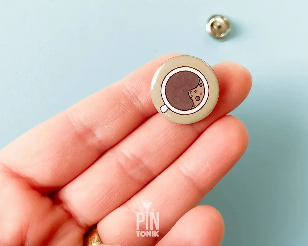 Broches - Broche Café en Bois – Accessoire Design Minimaliste - PINTONIK