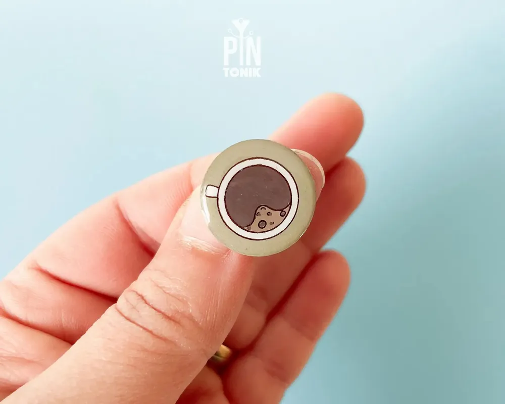 Broches - Broche Café en Bois – Accessoire Design Minimaliste - PINTONIK