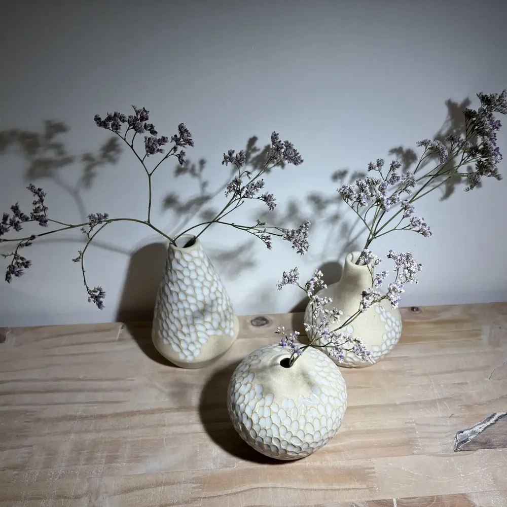 Vases - Lot de 3 soliflores en grès blanc émaillé - LES POTERIES DE SWANE