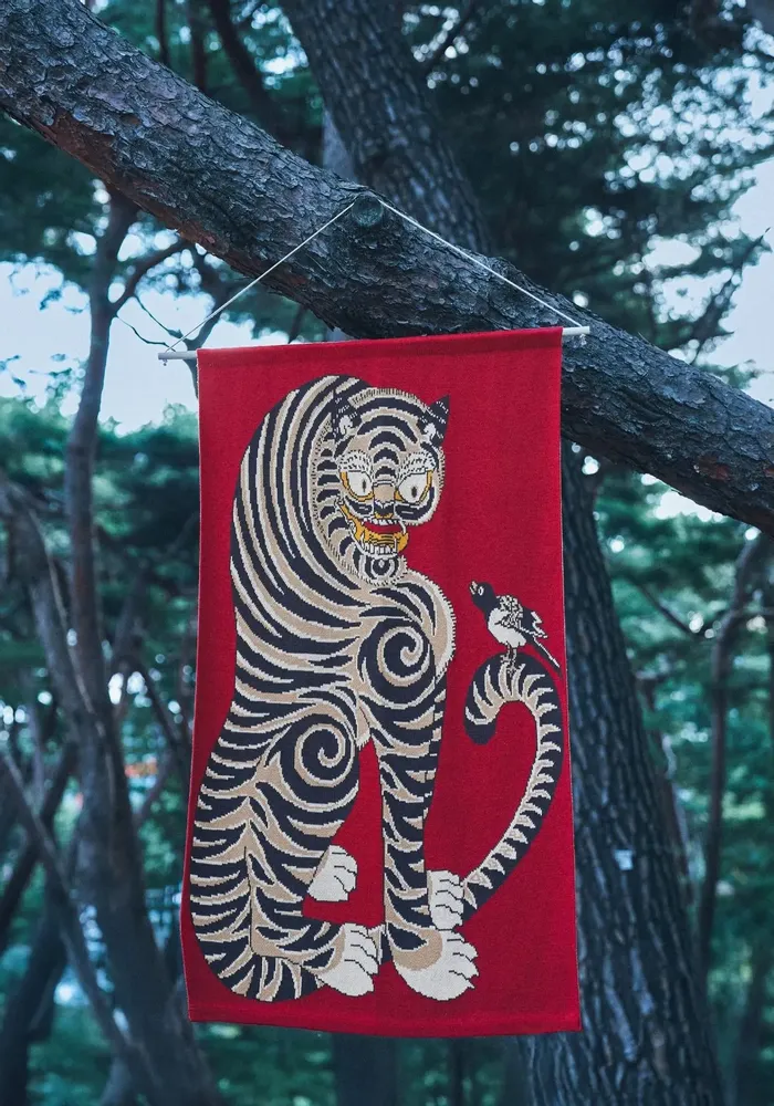 Tissus - Tiger and Magpie(Burgundy) - BON`EE(LIVING ART BRAND)