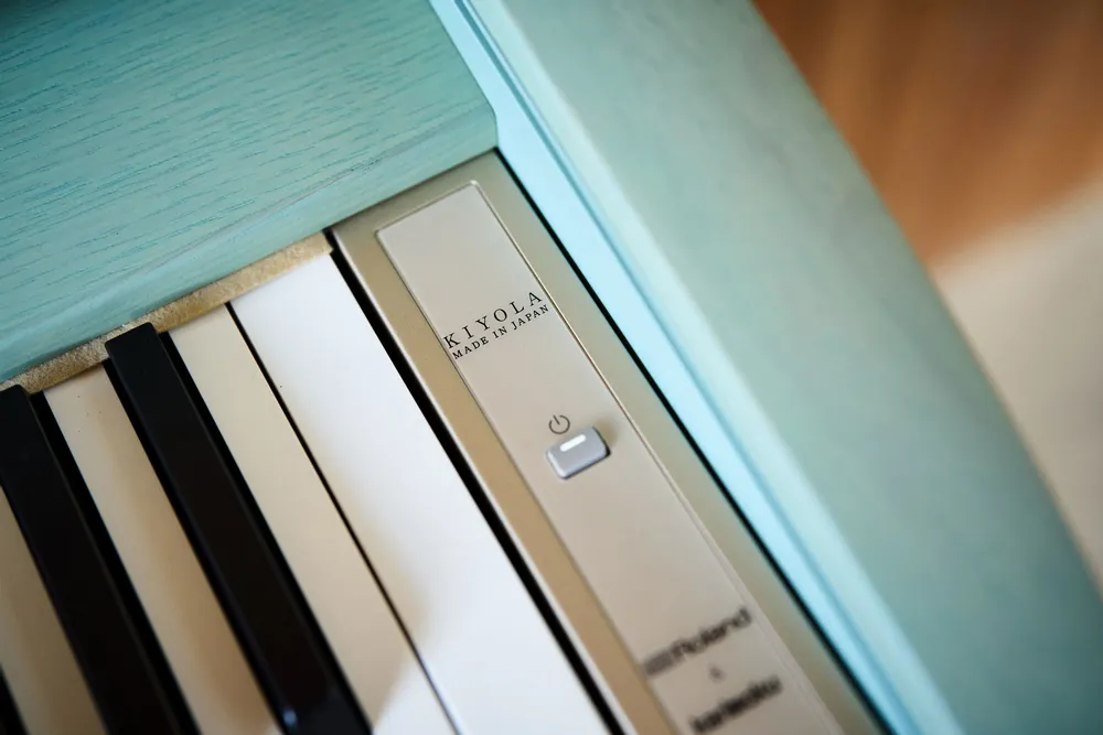 Pianos - Kiyola KF-20 - ROLAND