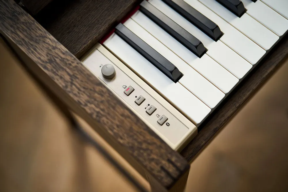 Pianos - Kiyola KF-25 - ROLAND