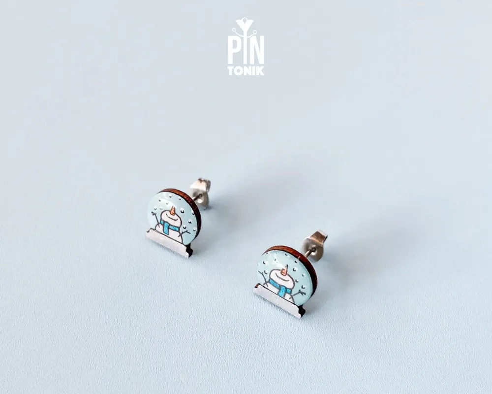 Bijoux - Boucles d'oreilles Bonhomme de neige dans une boule à neige - Bijoux de Noël amusants - Boucles d'oreilles flocons de neige festives - PINTONIK