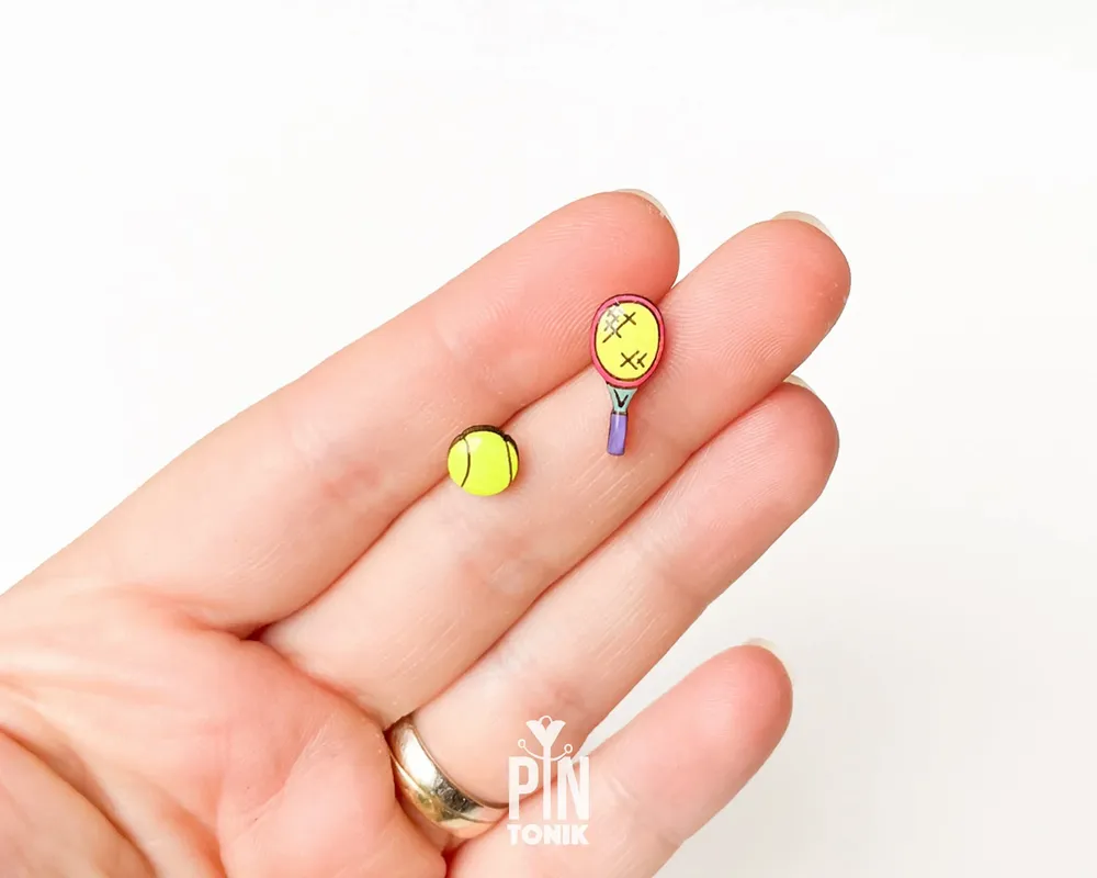Bijoux - Boucles d'oreilles de tennis dépareillées - Clous d'oreilles raquette et balle - PINTONIK
