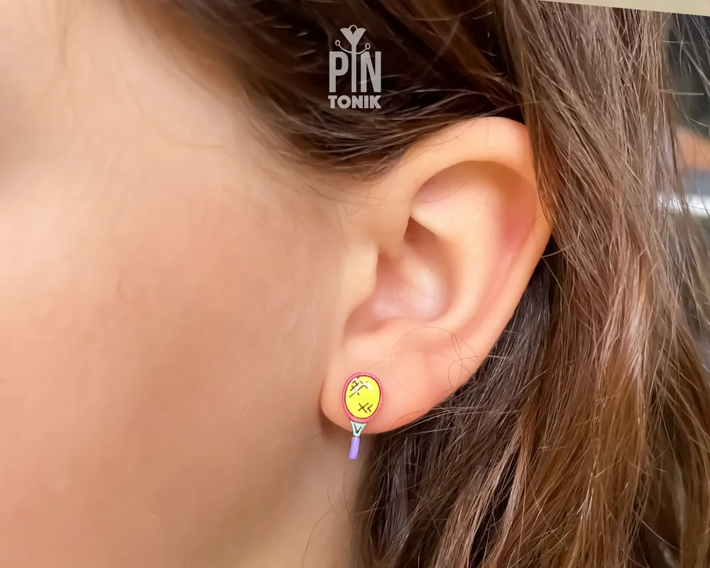 Bijoux - Boucles d'oreilles de tennis dépareillées - Clous d'oreilles raquette et balle - PINTONIK