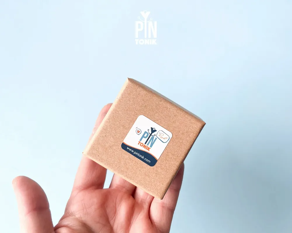 Bijoux - Boucles d'oreilles clous en forme de caravane en bois - Bijoux de camping amusants - PINTONIK