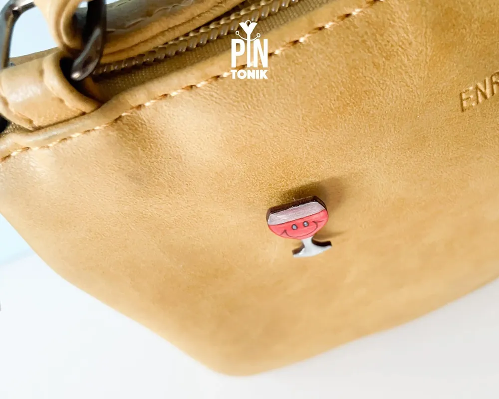 Bijoux - Broche Kawaii Vin Rouge - Broche en bois amusante - PINTONIK
