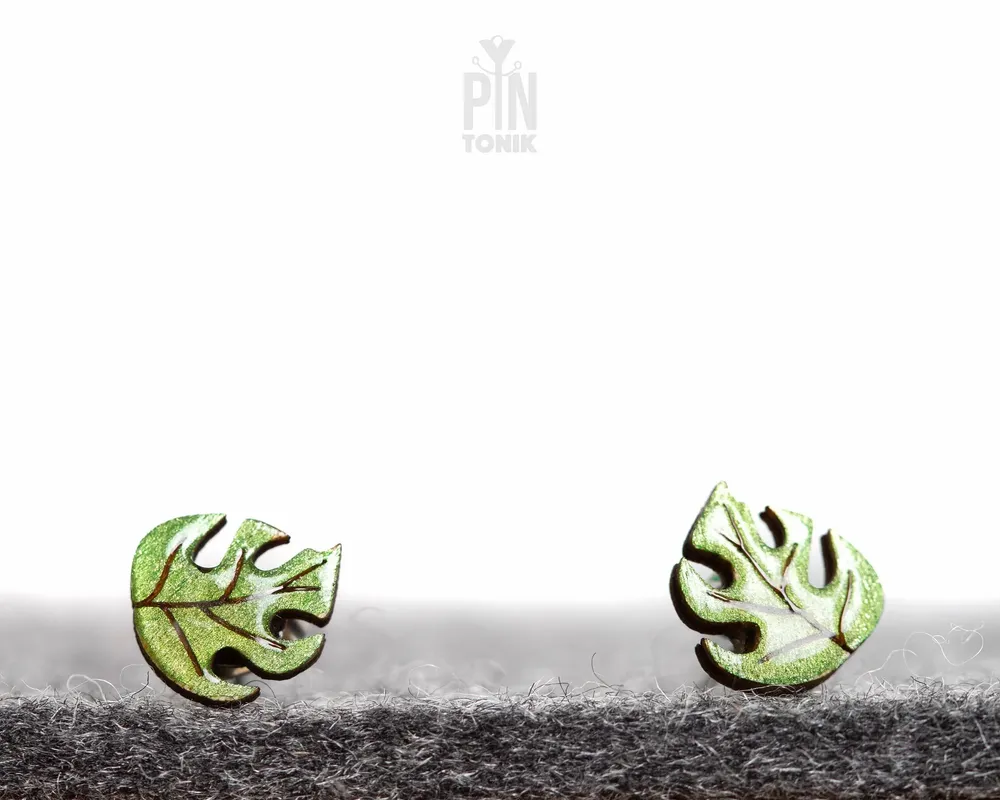 Jewelry - Monstera Stud Earrings - Funny Plant Lover Gift for Mothers Day or Birthday - Monstera Deliciosa - PINTONIK
