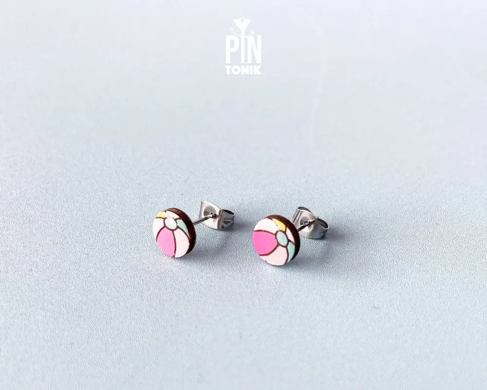 Bijoux - Boucles d'oreilles clous en forme de ballon de plage - Bijoux en bois pour une fête d'été à la piscine - PINTONIK