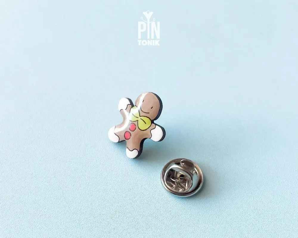 Jewelry - Fun Gingerbread Man Lapel Pin - Christmas Ita Bag Pin - PINTONIK