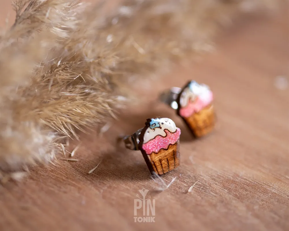 Bijoux - Boucles d'oreilles fantaisie roses fuchsia « Muffin gourmand » - Idée cadeau pâtisserie pour jeune maman ou adolescente - PINTONIK