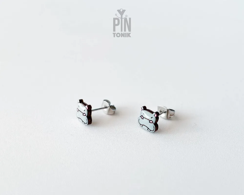 Bijoux - Boucles d'oreilles Hippopotame nain : Bébé hippopotame en bois, acier inoxydable - PINTONIK