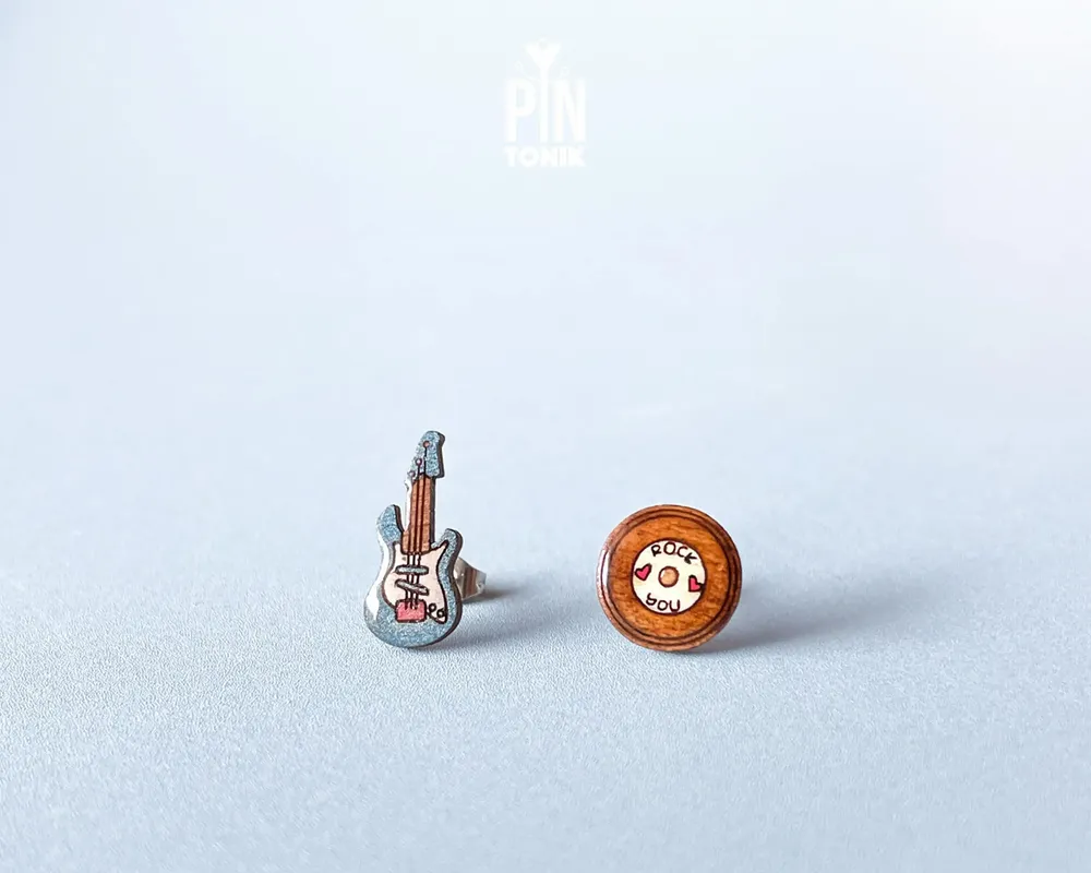 Bijoux - Boucles d'oreilles dépareillées guitare électrique et vinyle - Cadeaux rock'n'roll pour professeur de musique - PINTONIK