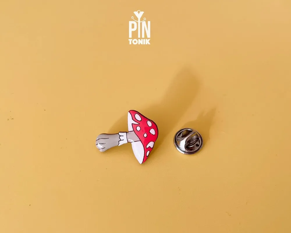 Bijoux - Broche champignon rouge Amanita Muscaria - Broche en bois fantaisie forêt - Accessoire féerique Amanite tue-mouches - PINTONIK